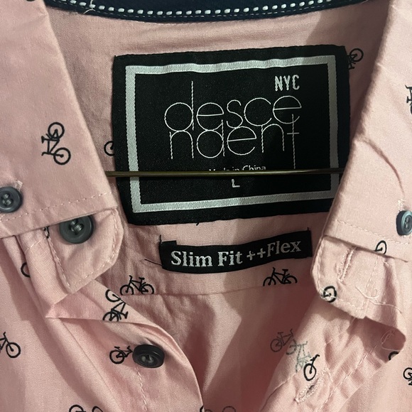 Set of 4 Men buttoned shirts. Size Large. EUC. - Picture 5 of 9